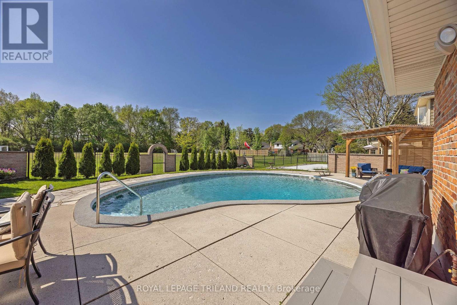 1402 HASTINGS DRIVE - 35
