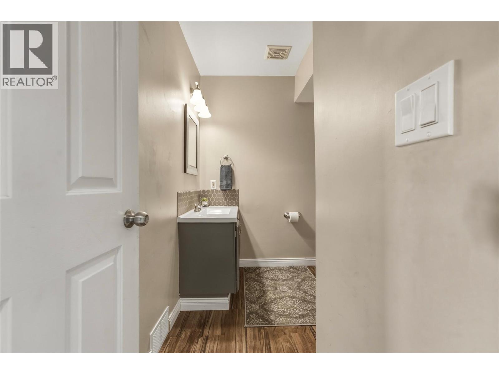 6512 Blue Jay Road, Vernon