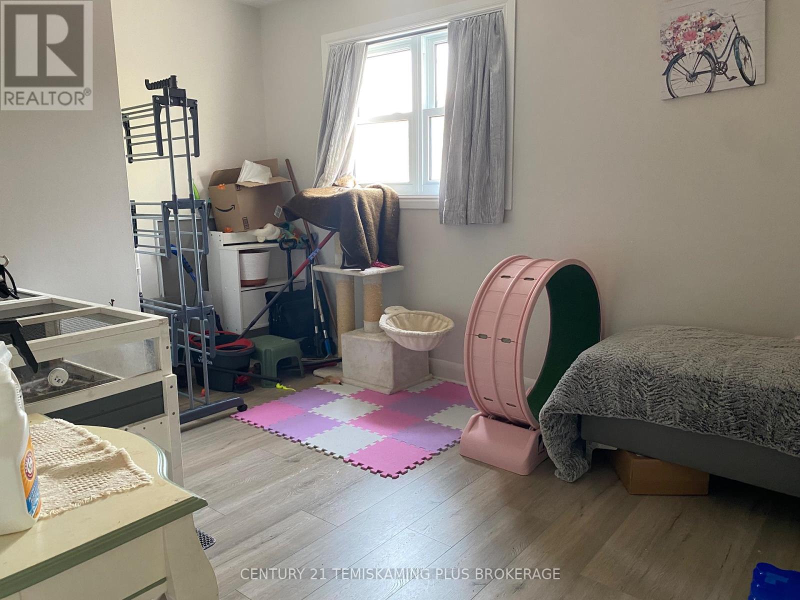 222 WHITEWOOD AVENUE - 11