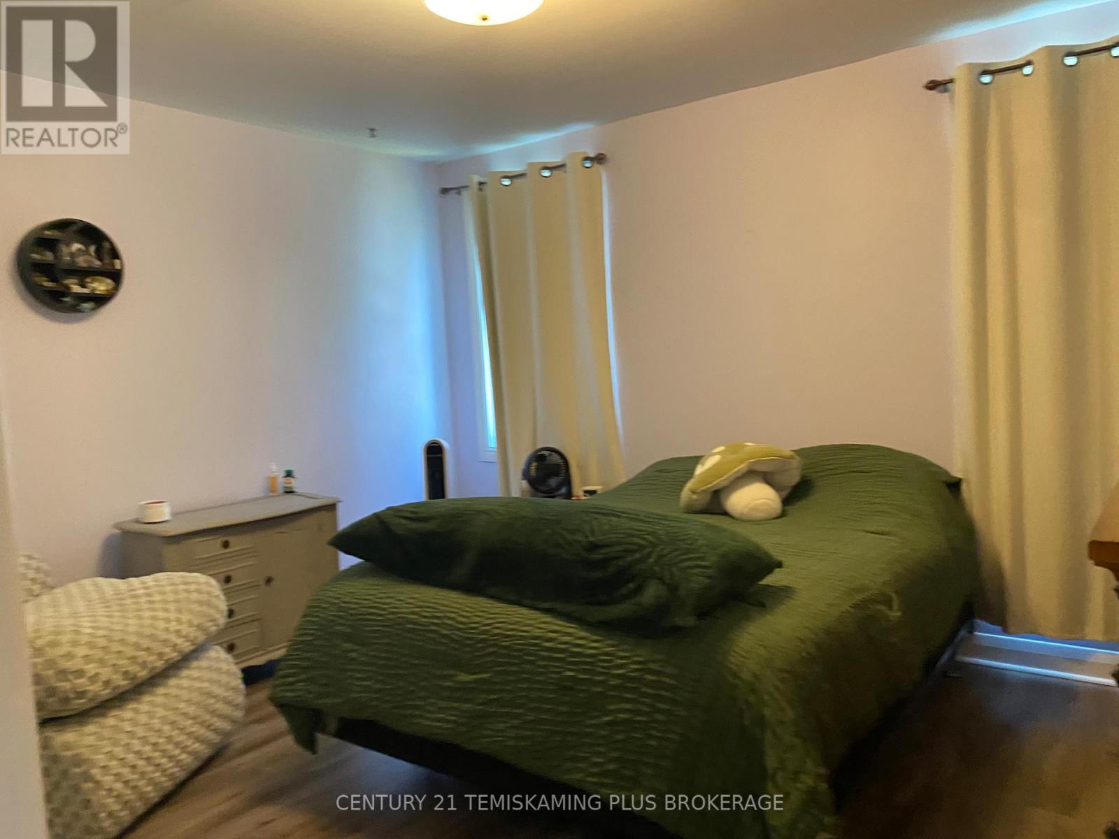 222 WHITEWOOD AVENUE - 17