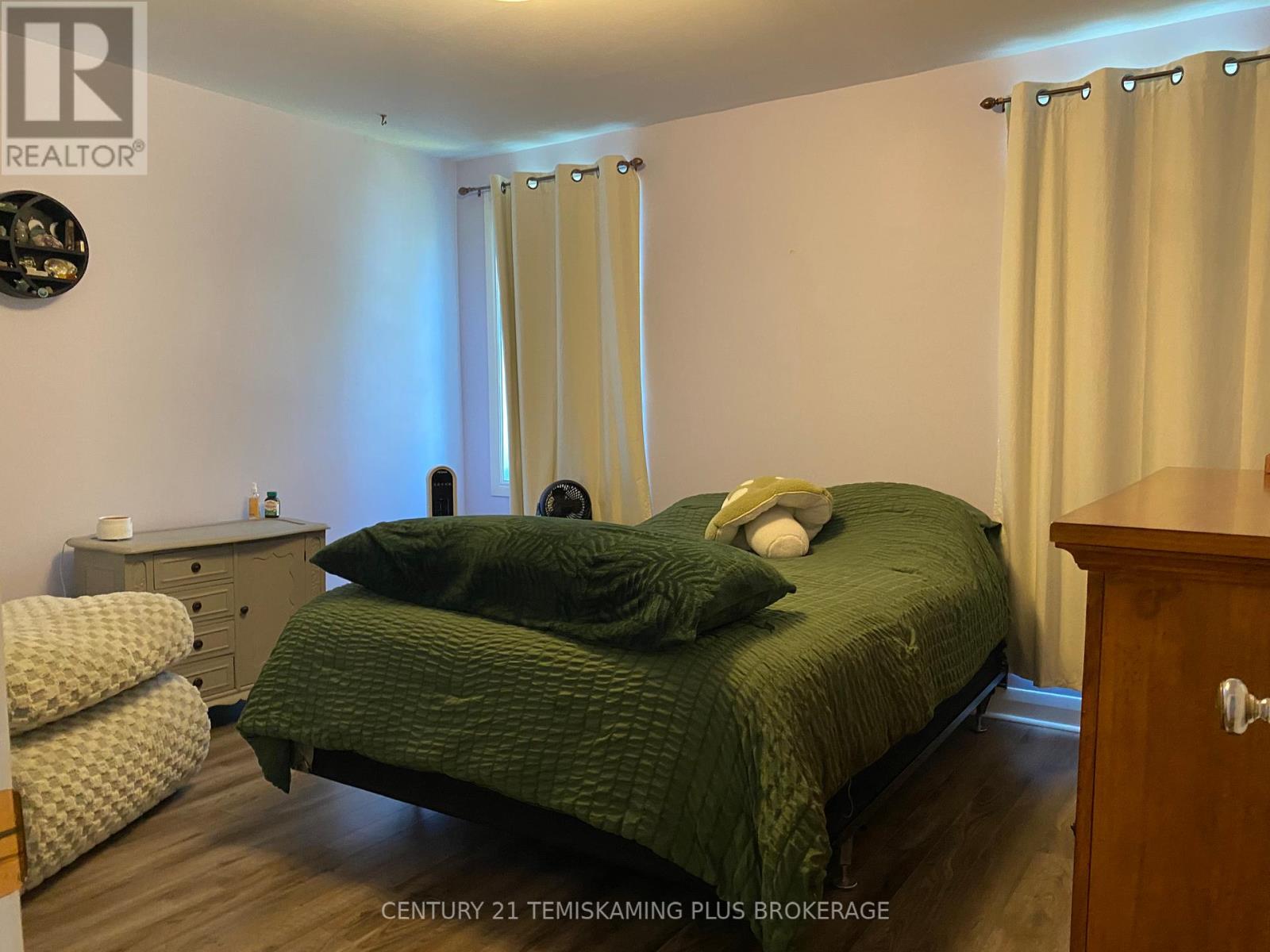 222 WHITEWOOD AVENUE - 18