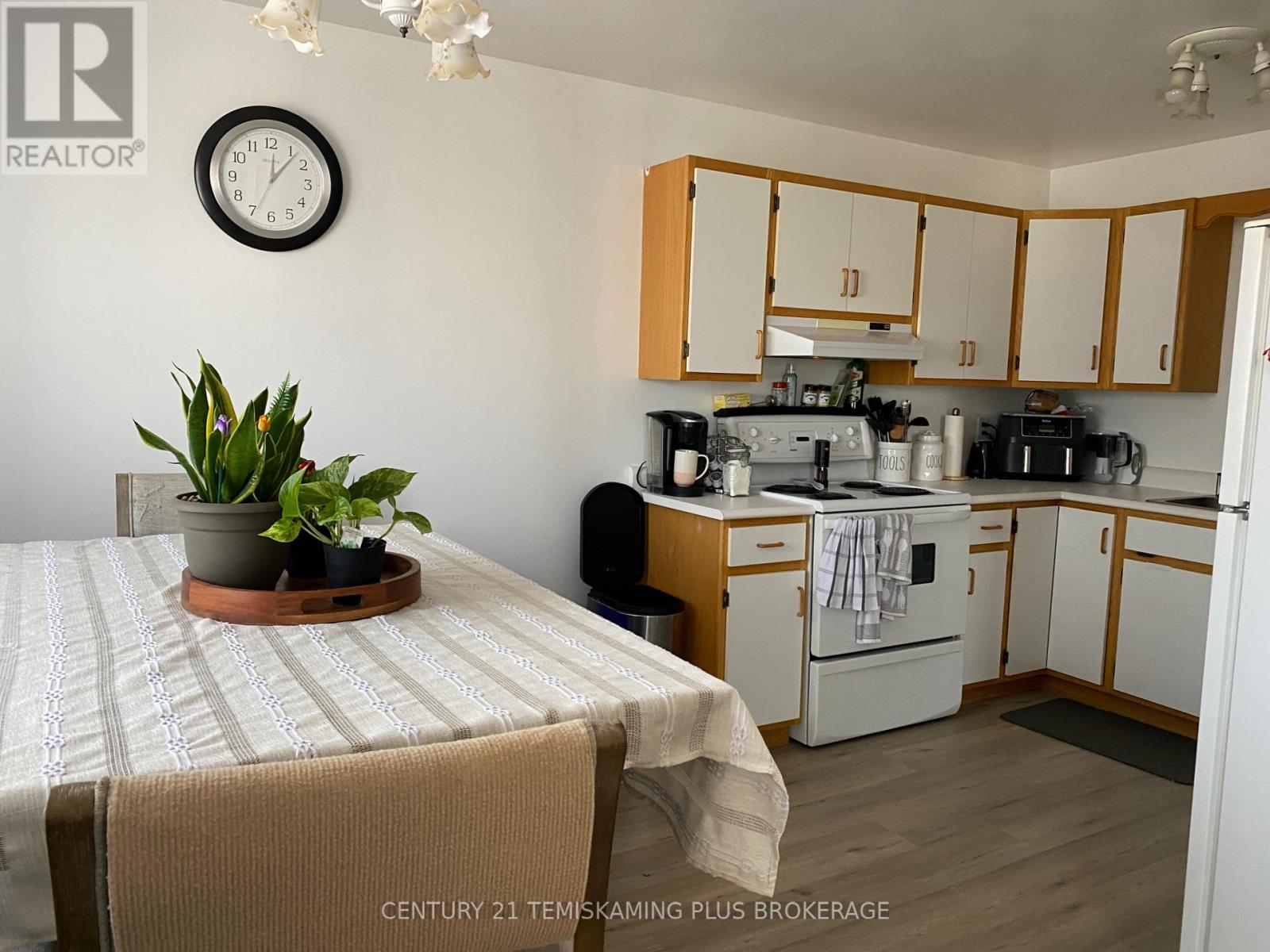 222 WHITEWOOD AVENUE - 2