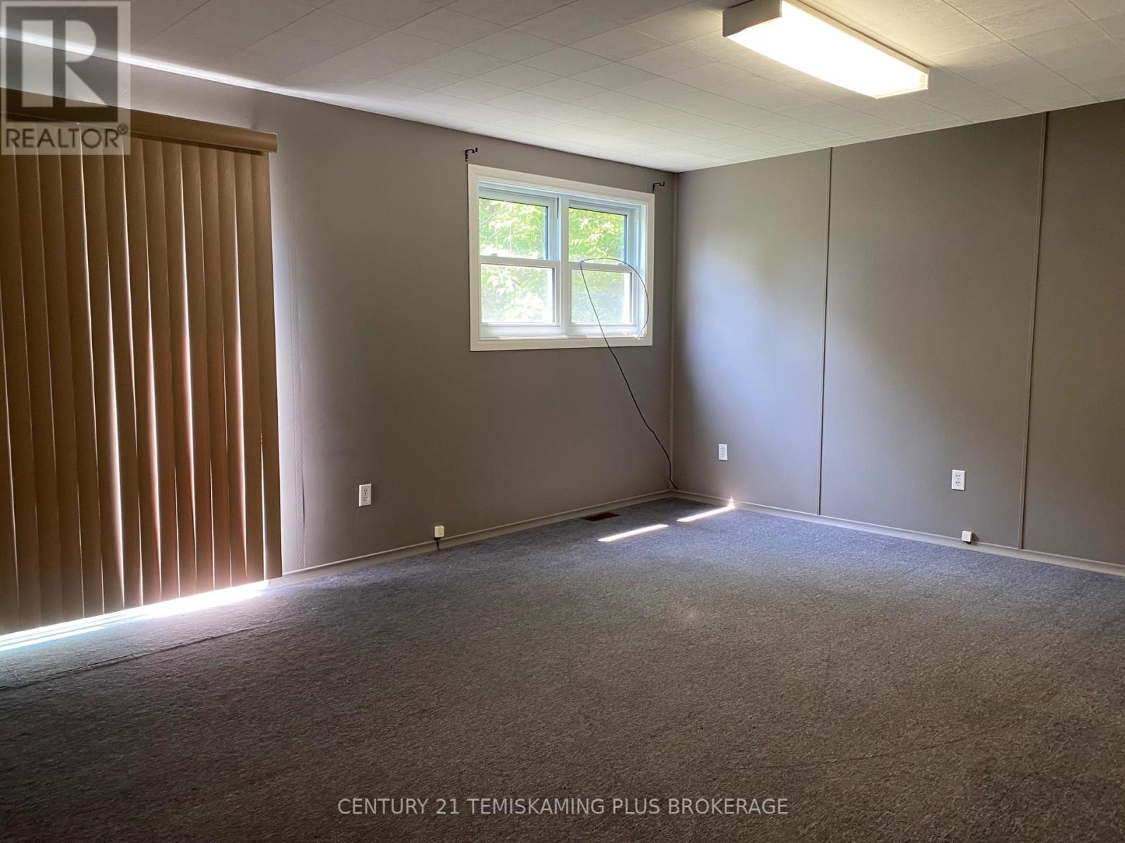222 WHITEWOOD AVENUE - 20