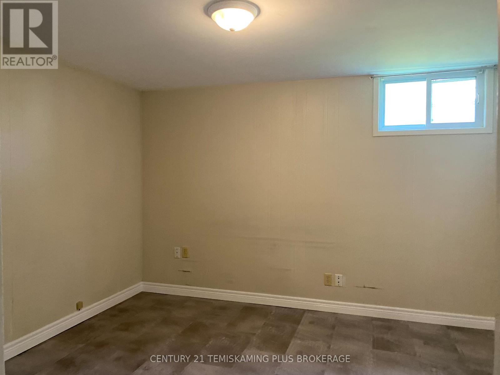 222 WHITEWOOD AVENUE - 21