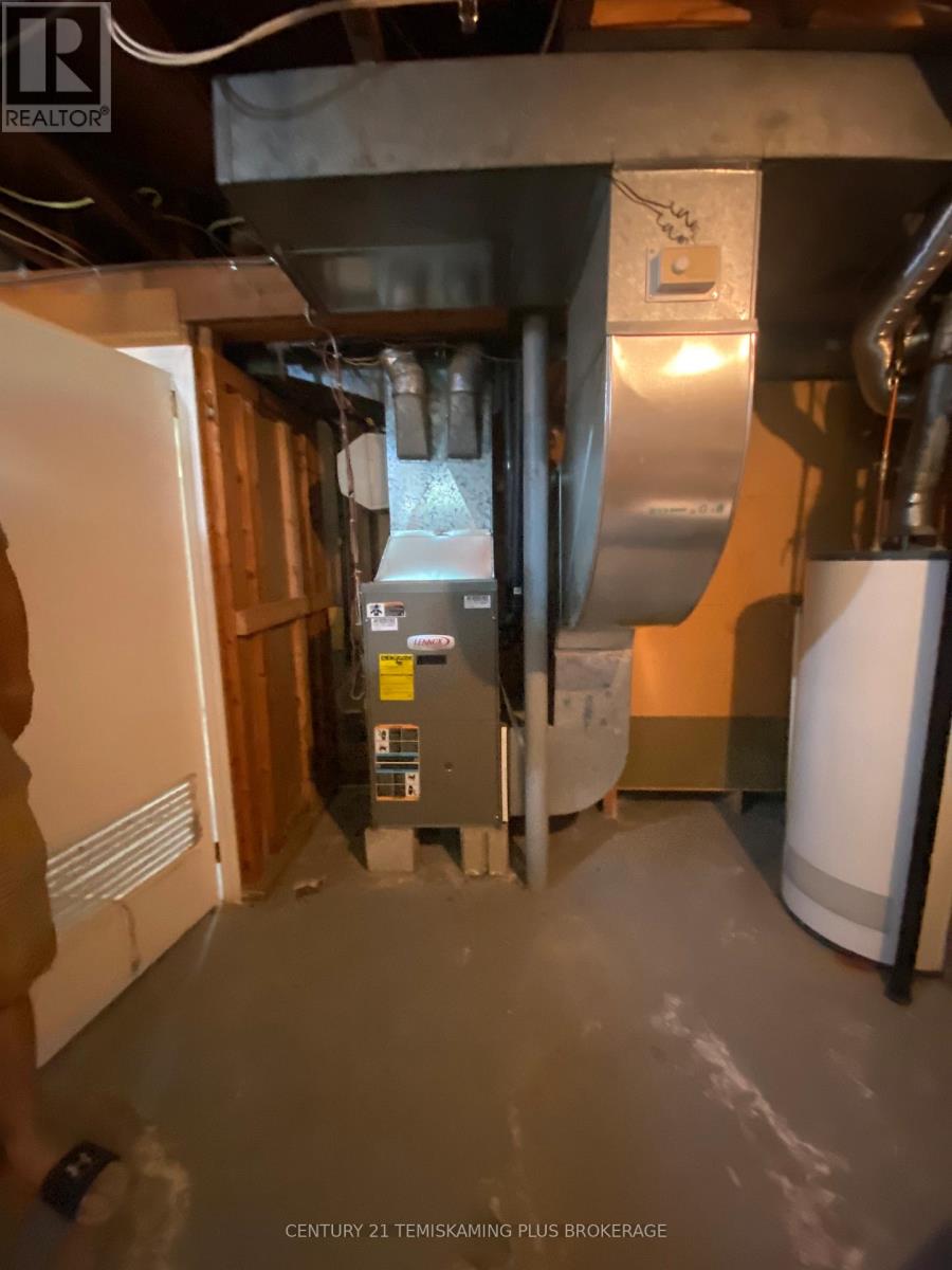 222 WHITEWOOD AVENUE - 24