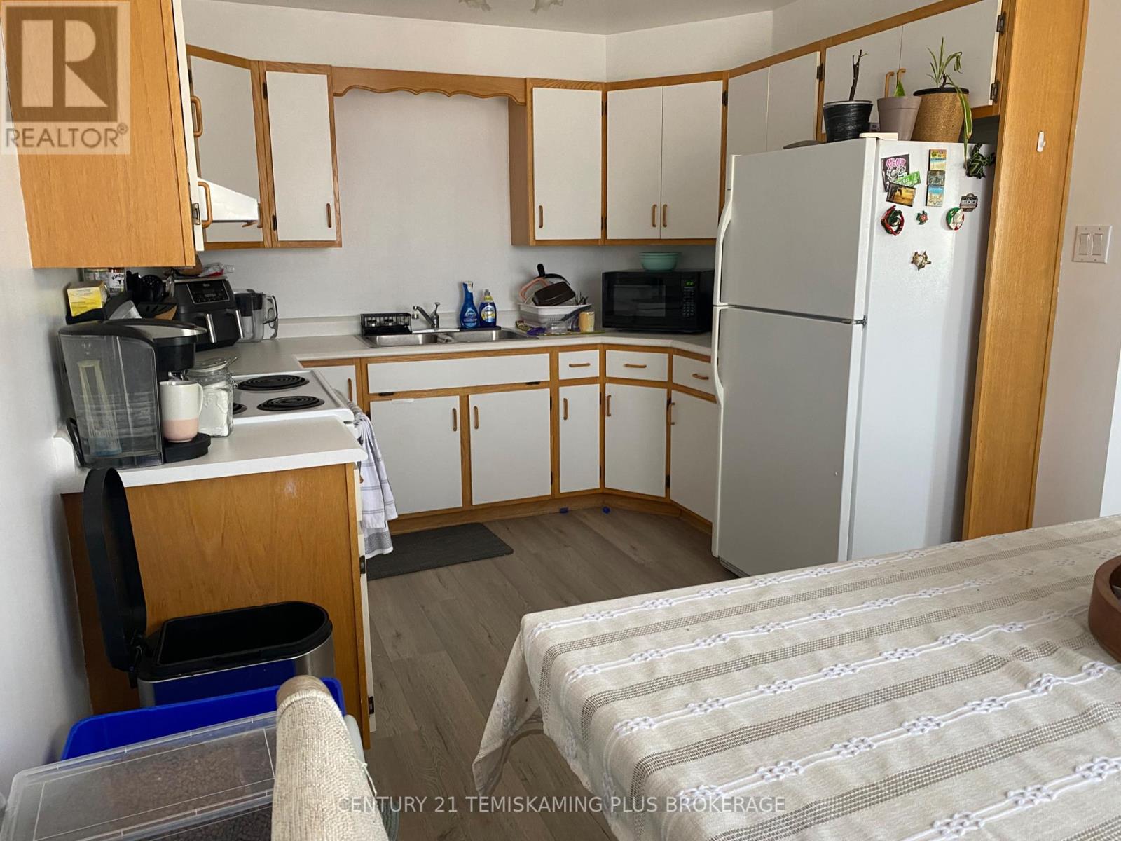 222 WHITEWOOD AVENUE - 4