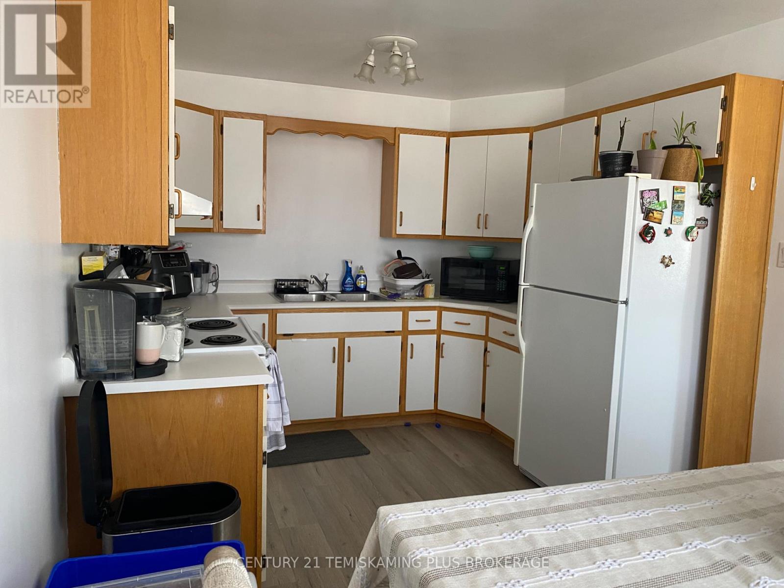 222 WHITEWOOD AVENUE - 5