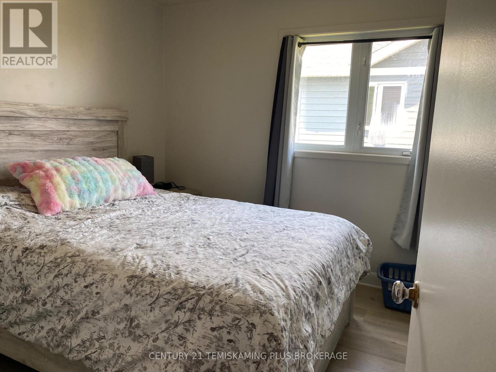 222 WHITEWOOD AVENUE - 7