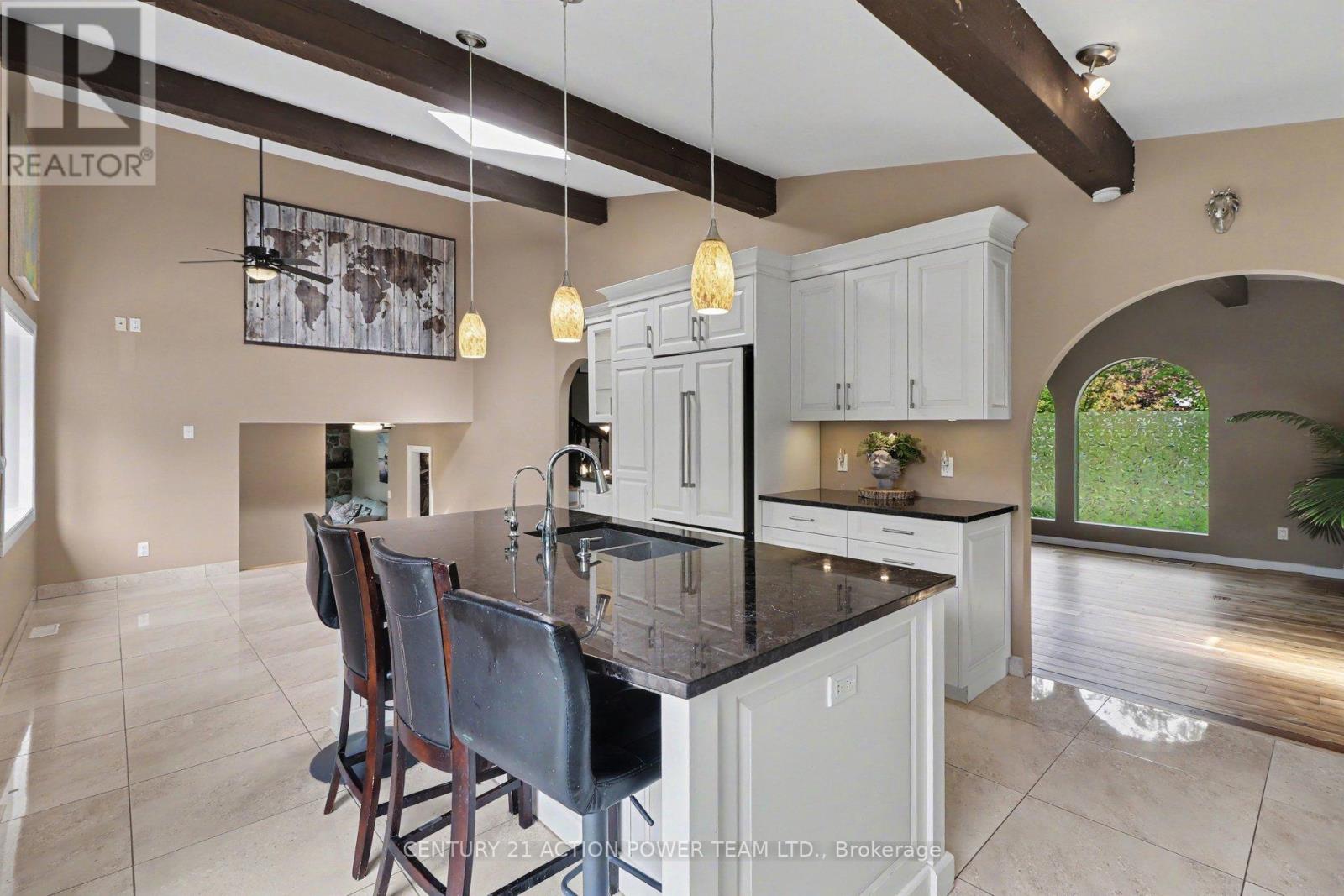 1558 BELLA VISTA DRIVE N - 12
