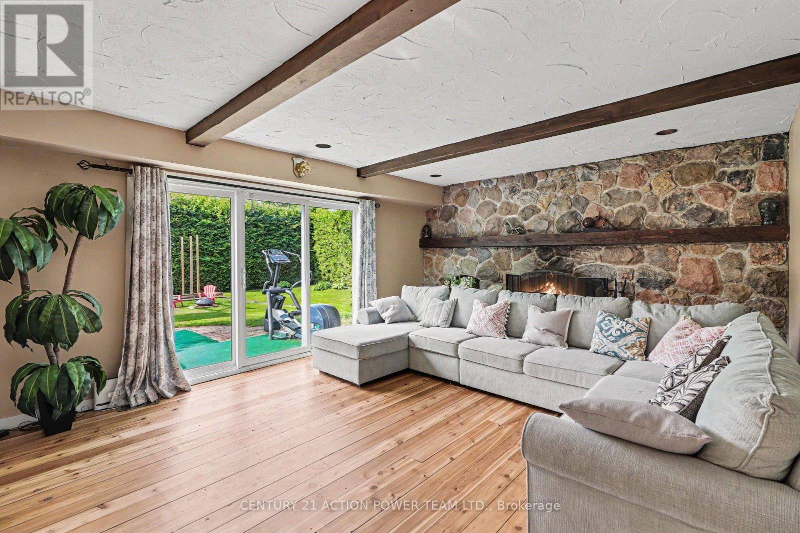 1558 BELLA VISTA DRIVE N - 18