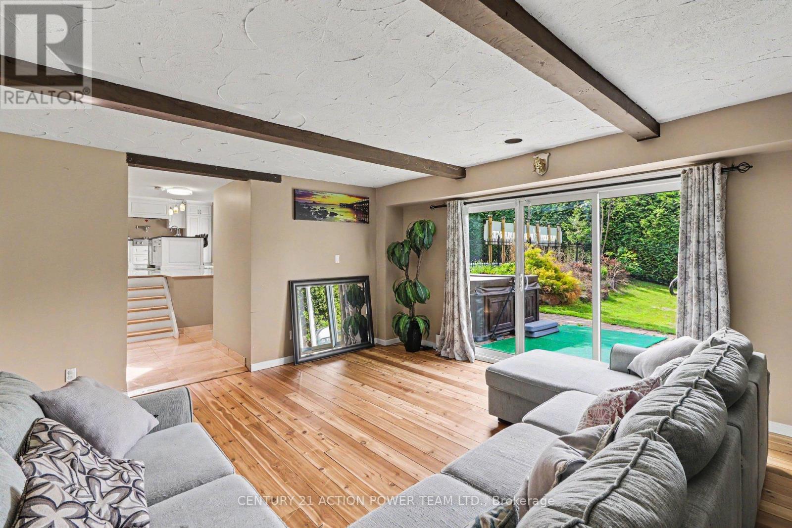 1558 BELLA VISTA DRIVE N - 20