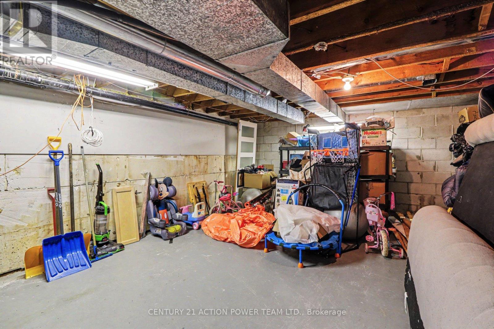 1558 BELLA VISTA DRIVE N - 34