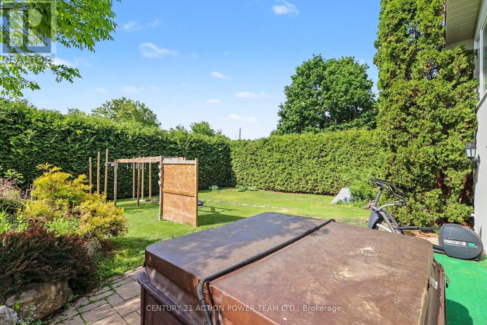 1558 BELLA VISTA DRIVE N - 35