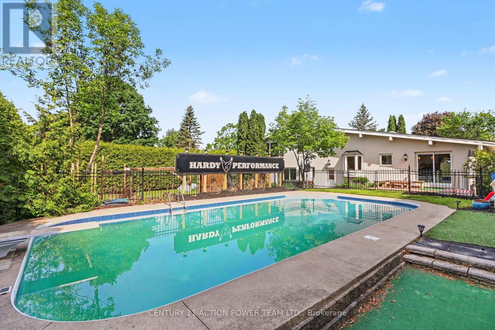 1558 BELLA VISTA DRIVE N - 37