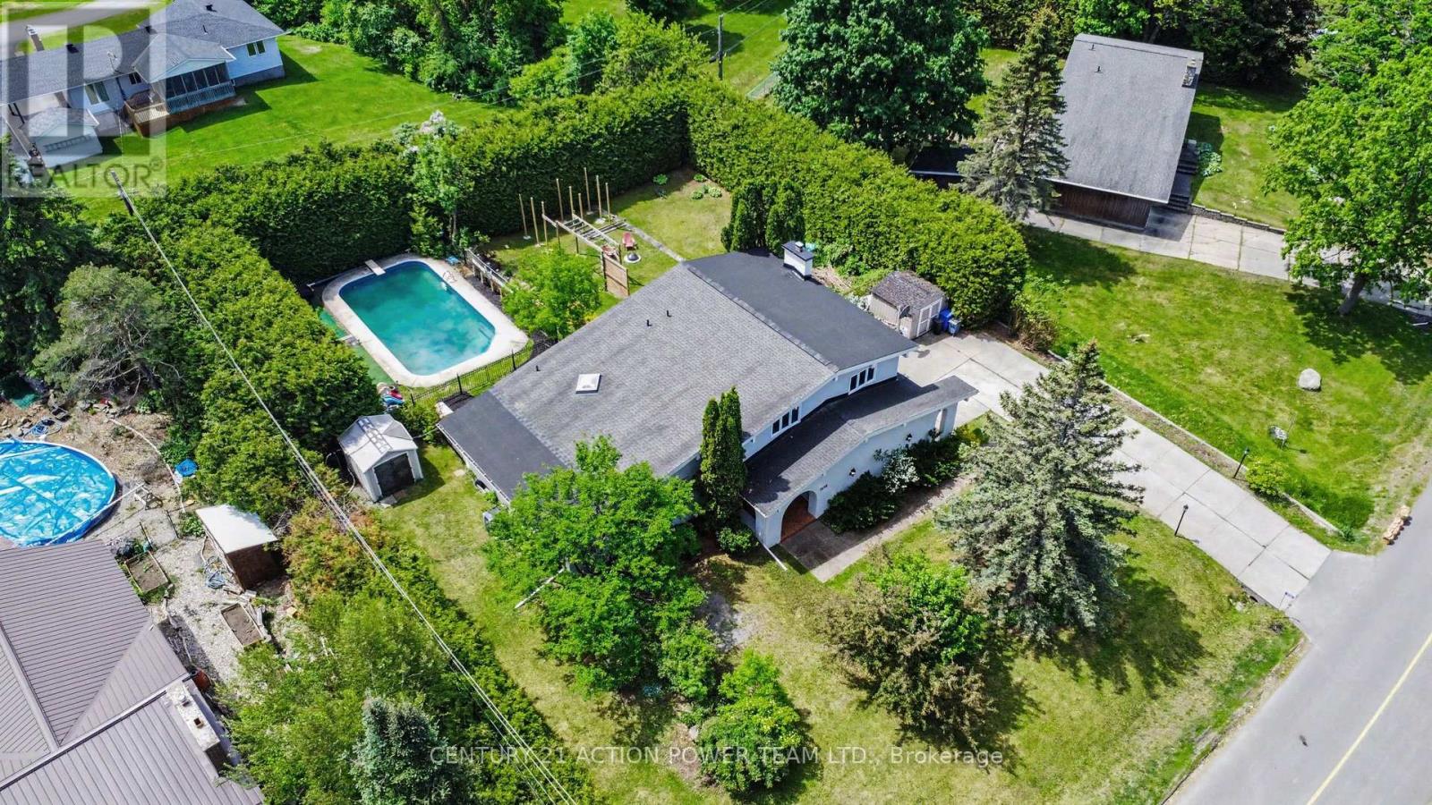 1558 BELLA VISTA DRIVE N - 43