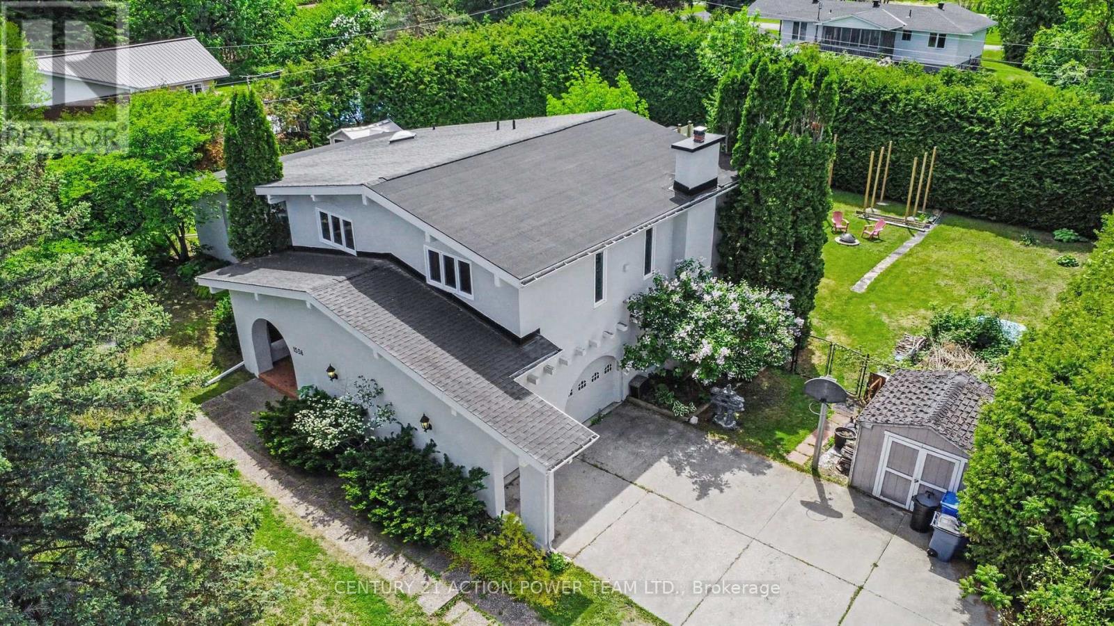 1558 BELLA VISTA DRIVE N - 44