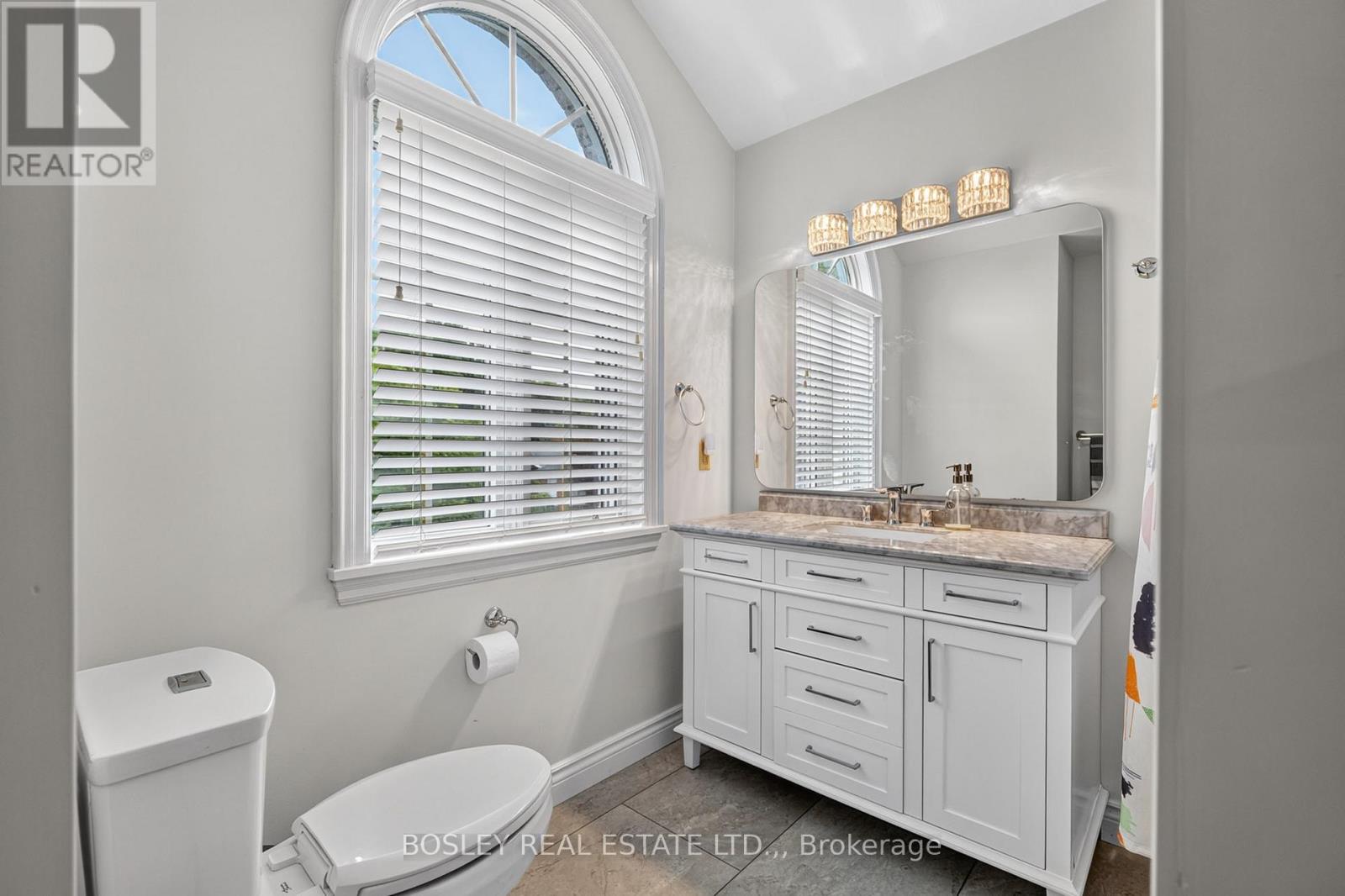28 ARBOUR GLEN DRIVE - 26