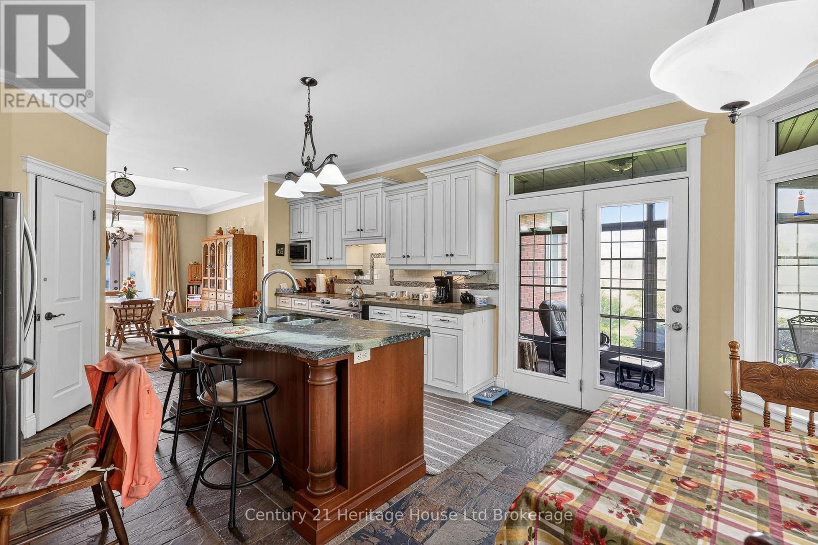 15 HAMPDEN STREET - Image 11