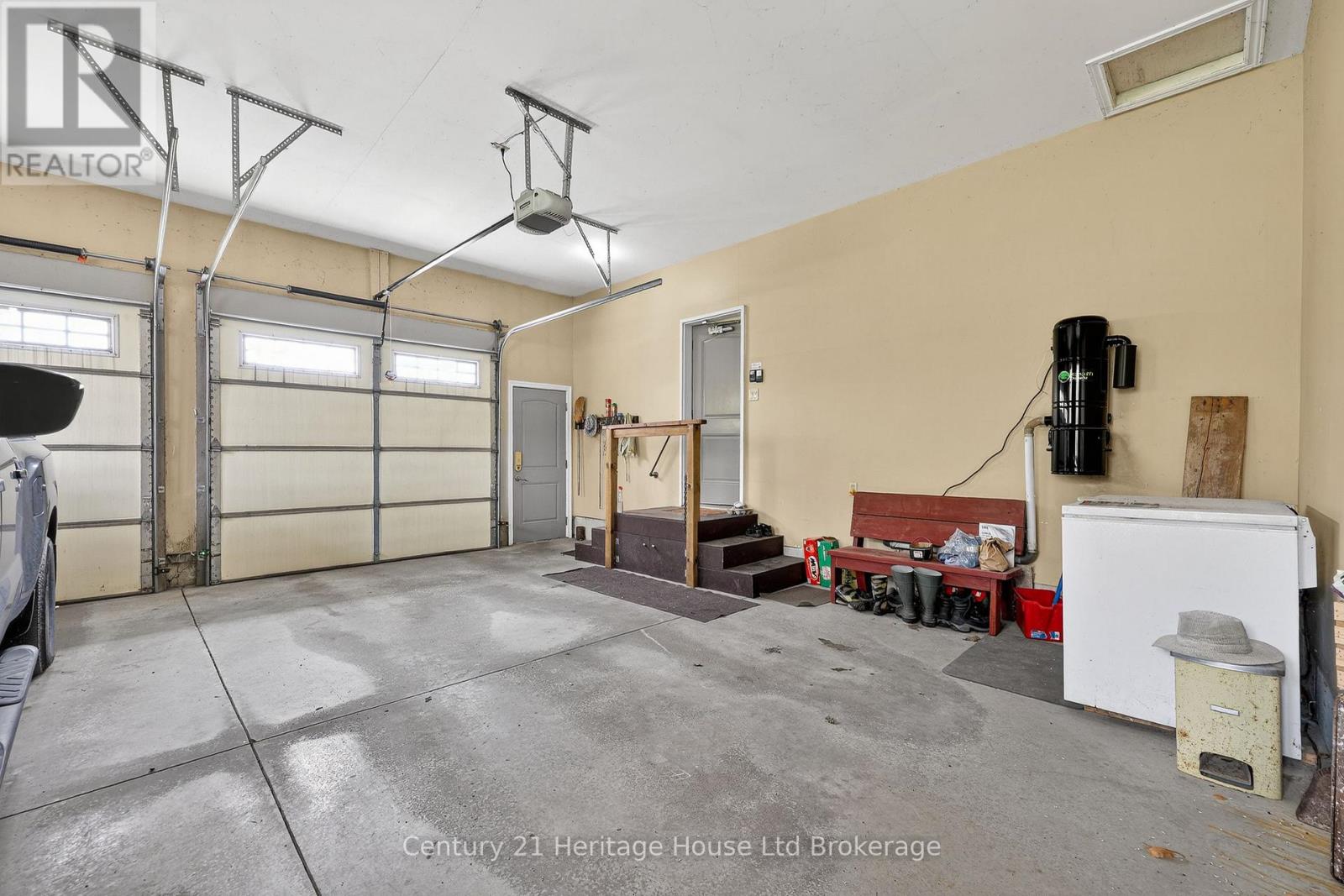 15 HAMPDEN STREET - Image 25