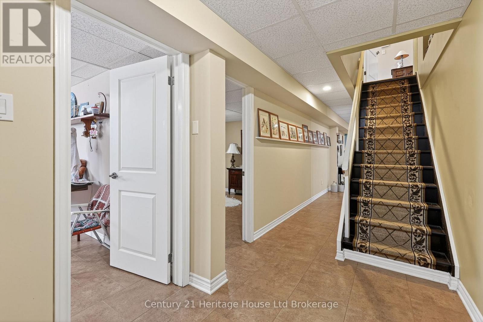 15 HAMPDEN STREET - Image 28