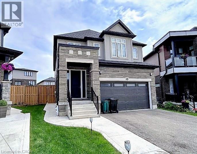 544 NATHALIE Crescent — photo 2