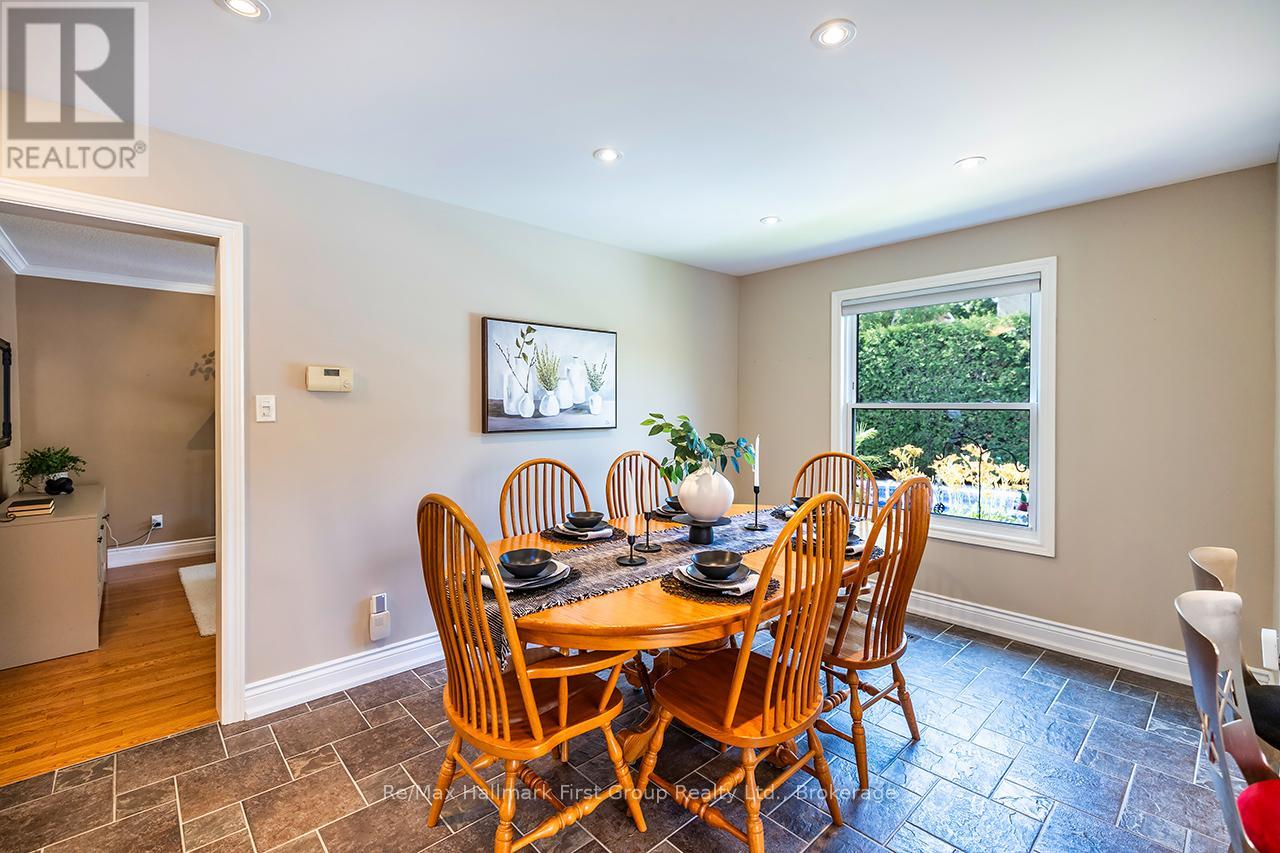 22 LADIES COLLEGE DRIVE - 11