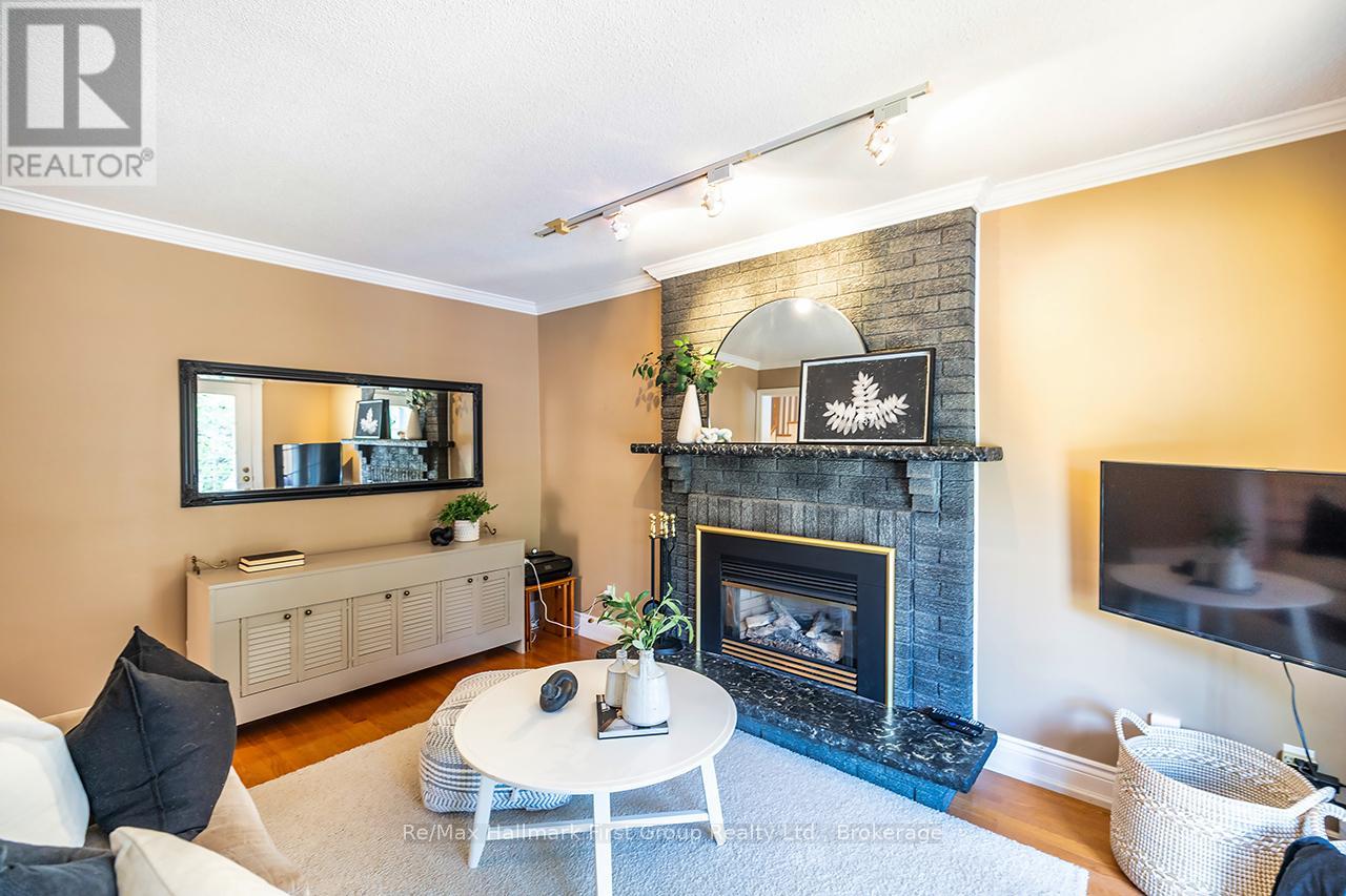 22 LADIES COLLEGE DRIVE - 14
