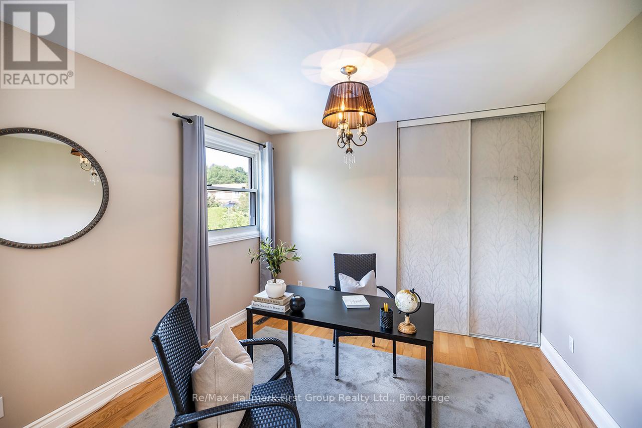 22 LADIES COLLEGE DRIVE - 18