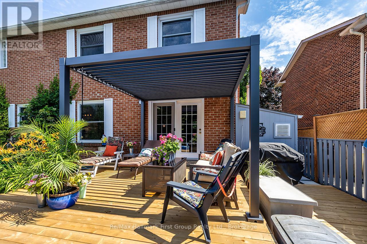 22 LADIES COLLEGE DRIVE - 25