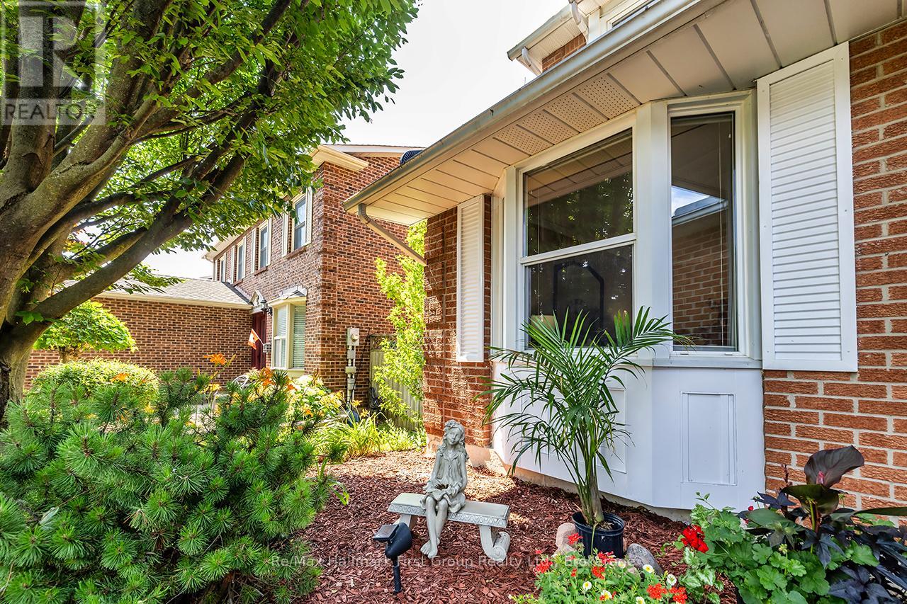 22 LADIES COLLEGE DRIVE - 5