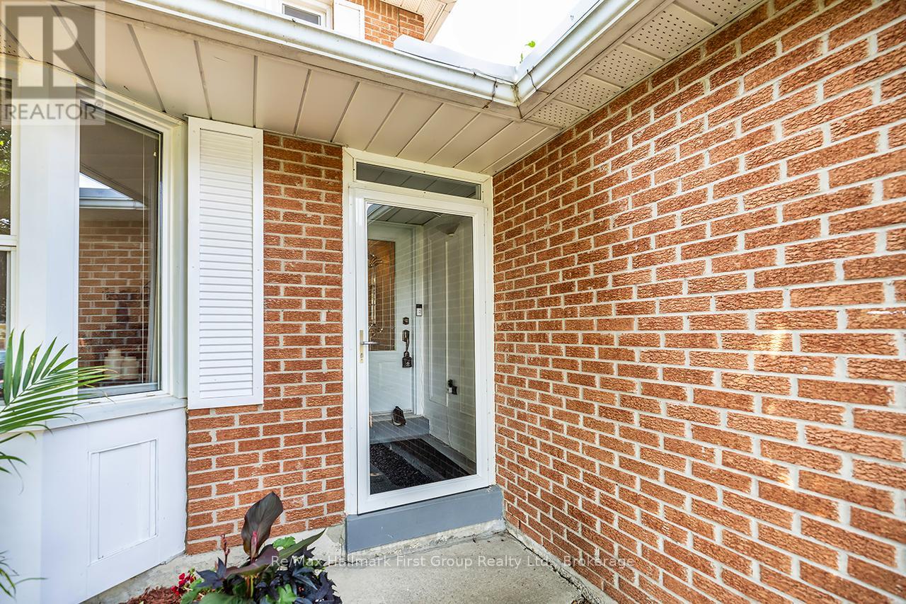 22 LADIES COLLEGE DRIVE - 6