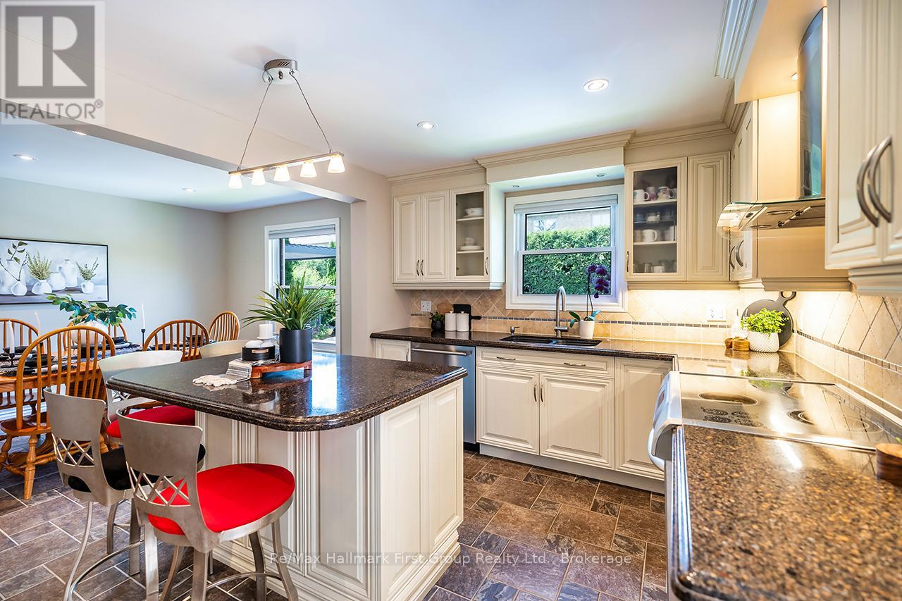 22 LADIES COLLEGE DRIVE - 8