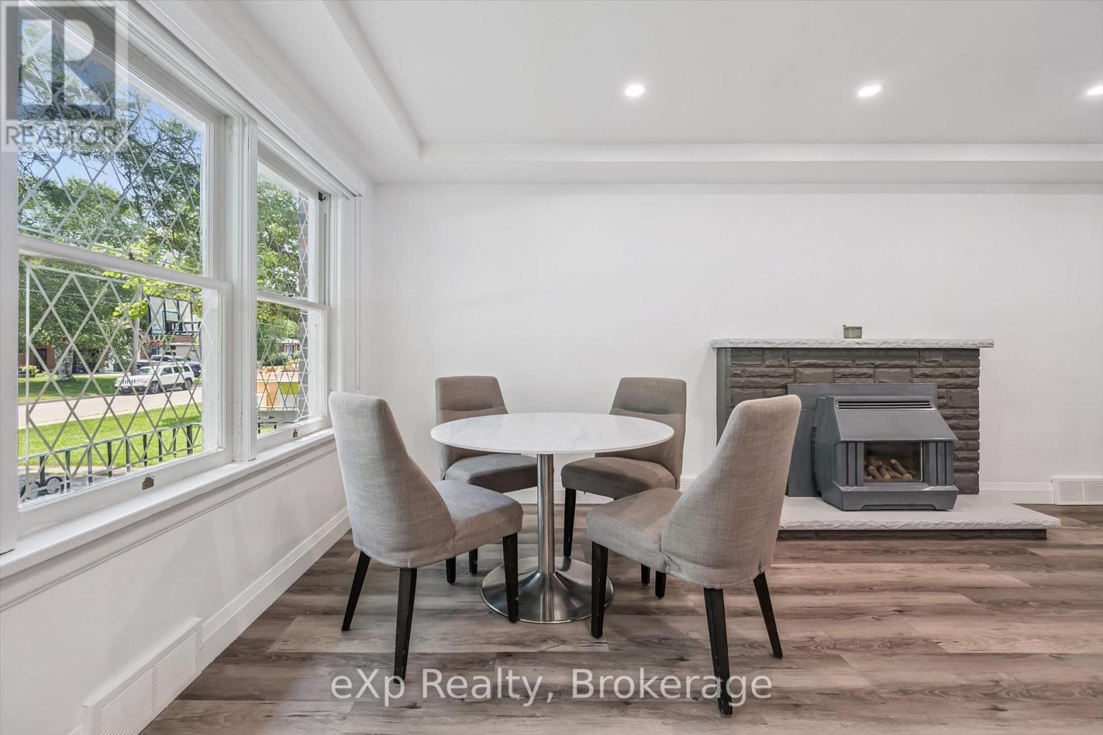 151 HUNGERFORD ROAD - 12