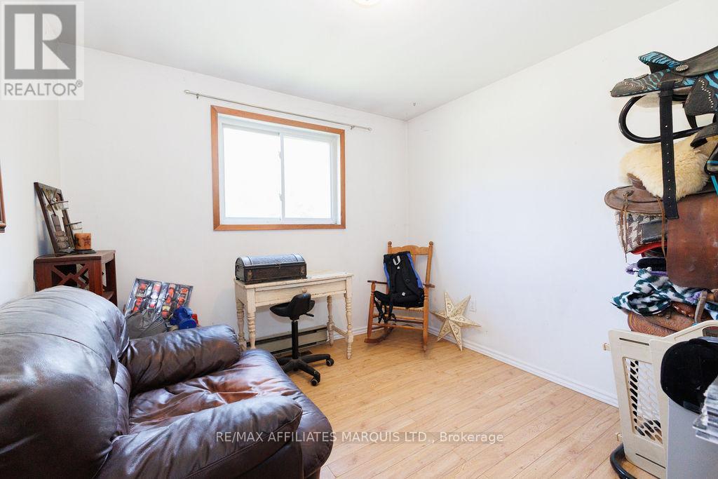 21111 CONCESSION 8 ROAD - 23