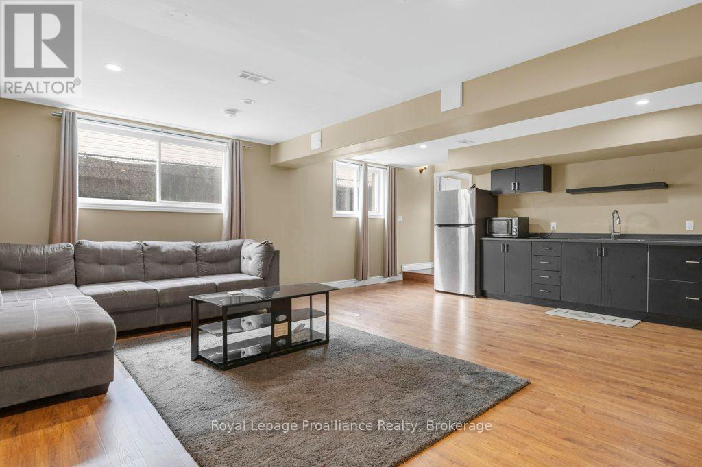 24 FREEDOM CRESCENT - 29