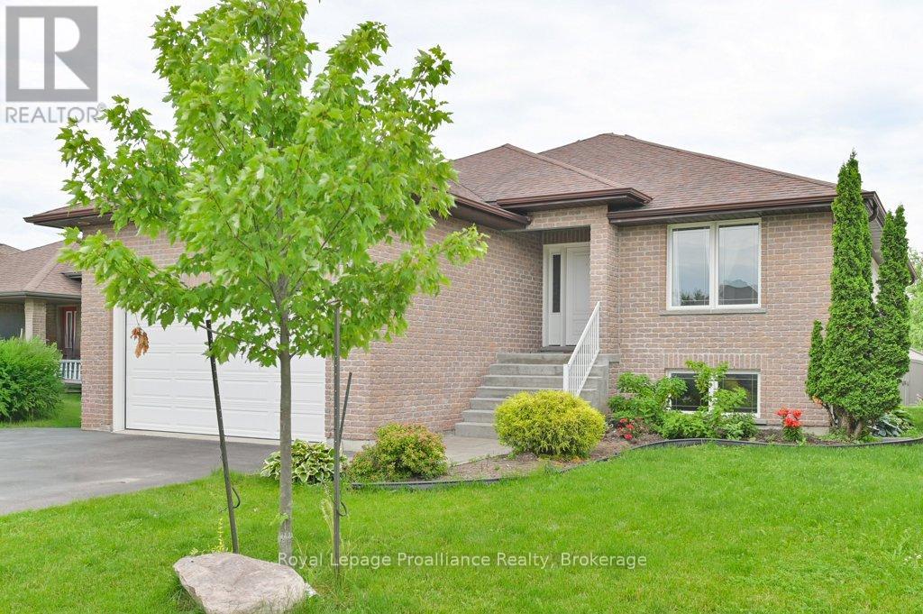 24 FREEDOM CRESCENT - 3