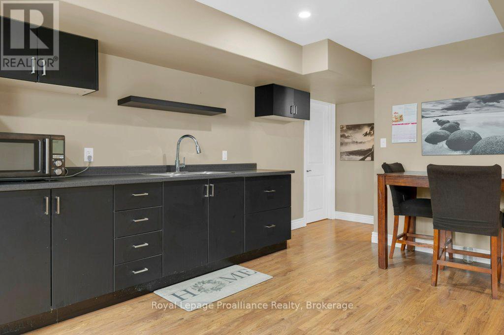 24 FREEDOM CRESCENT - 31