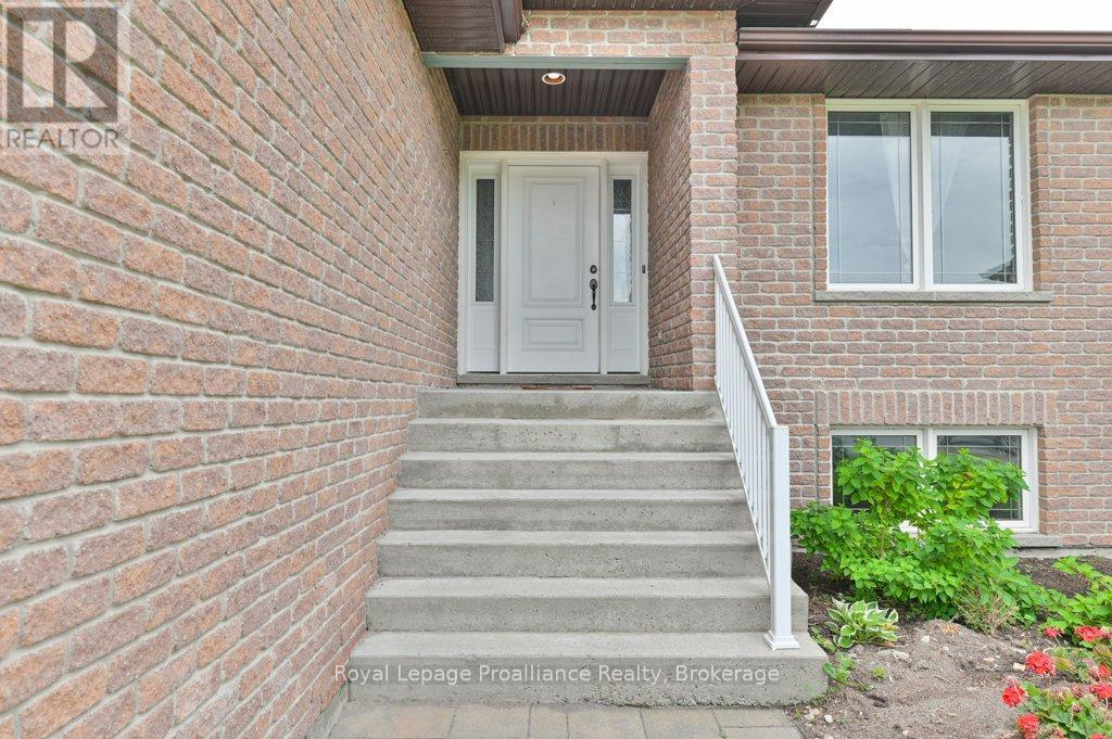 24 FREEDOM CRESCENT - Image 7