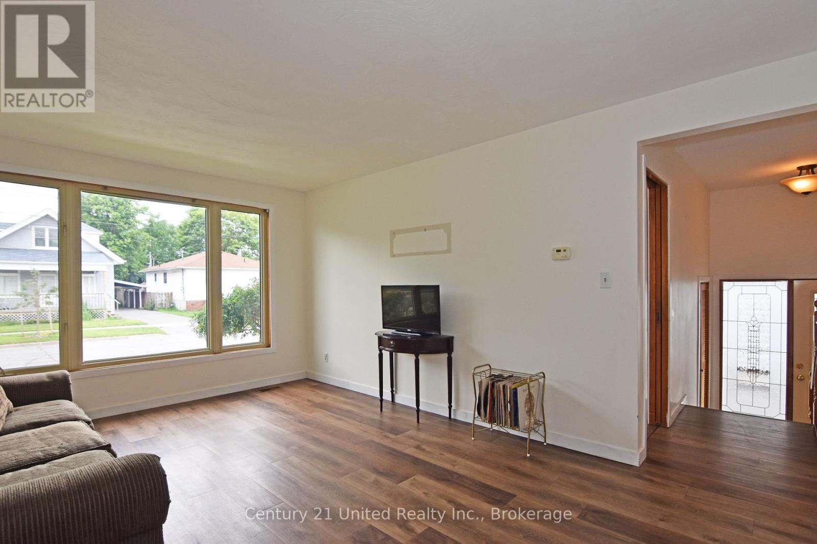 397 EDISON AVENUE - 7