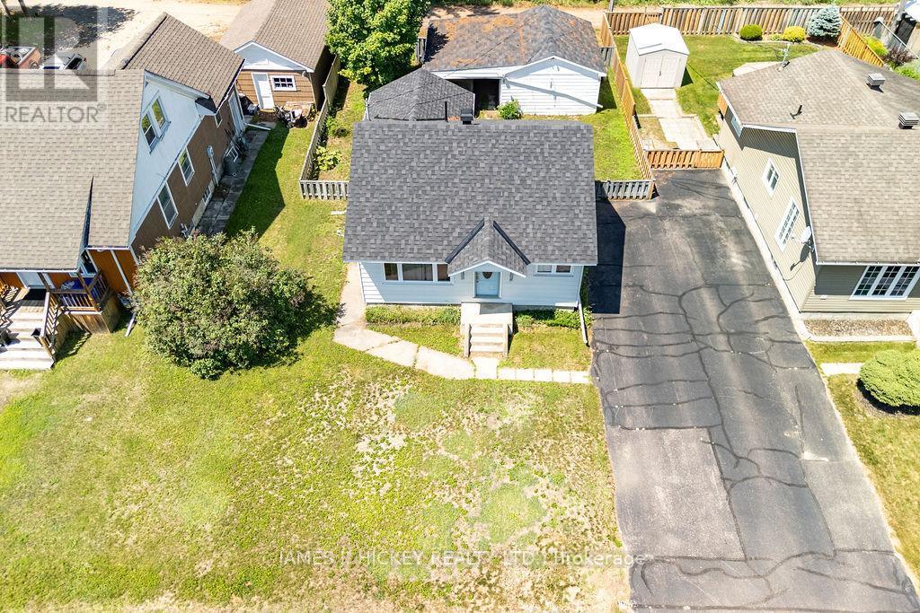 47 WOLFE AVENUE - 32