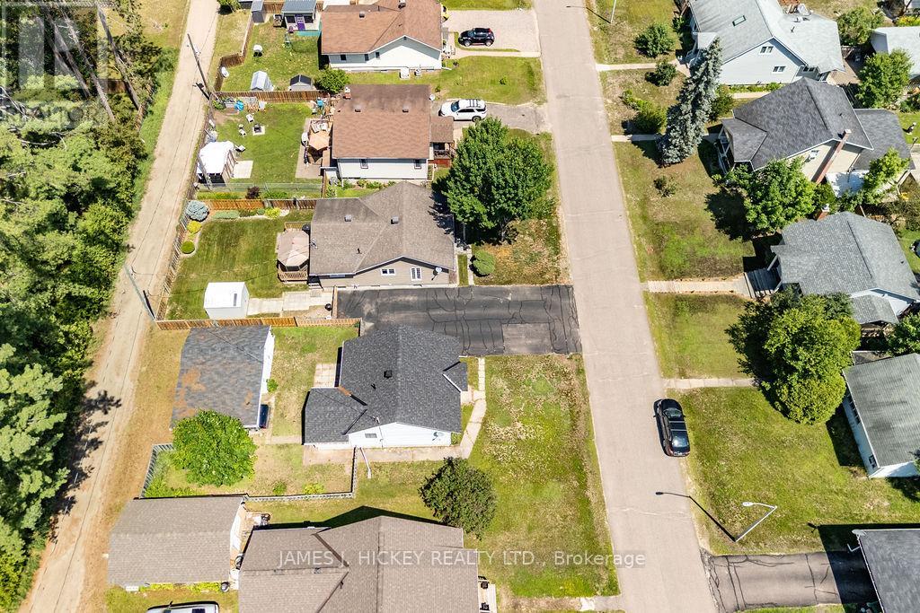 47 WOLFE AVENUE - 35