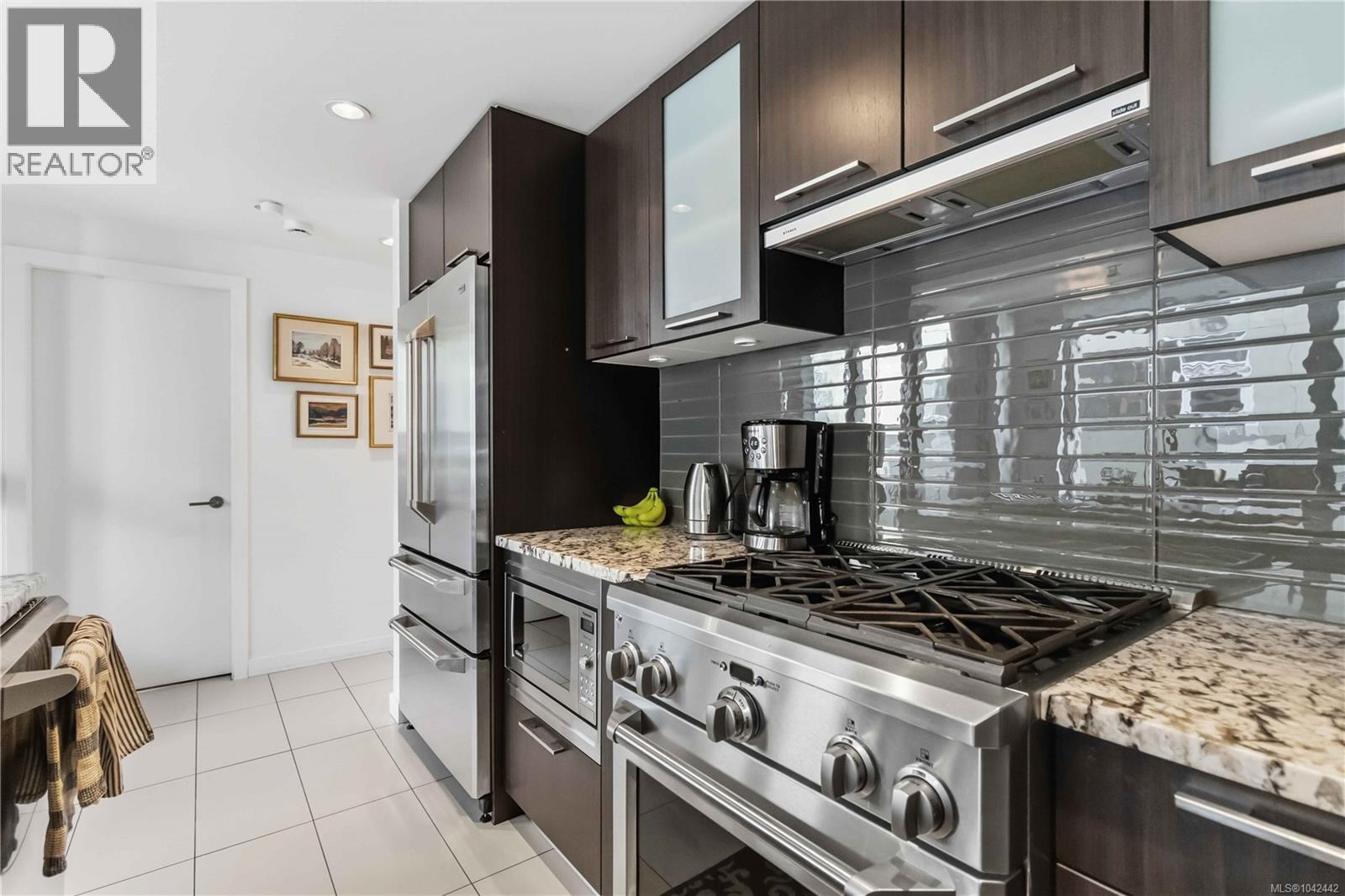 #505 608 Broughton St - 12