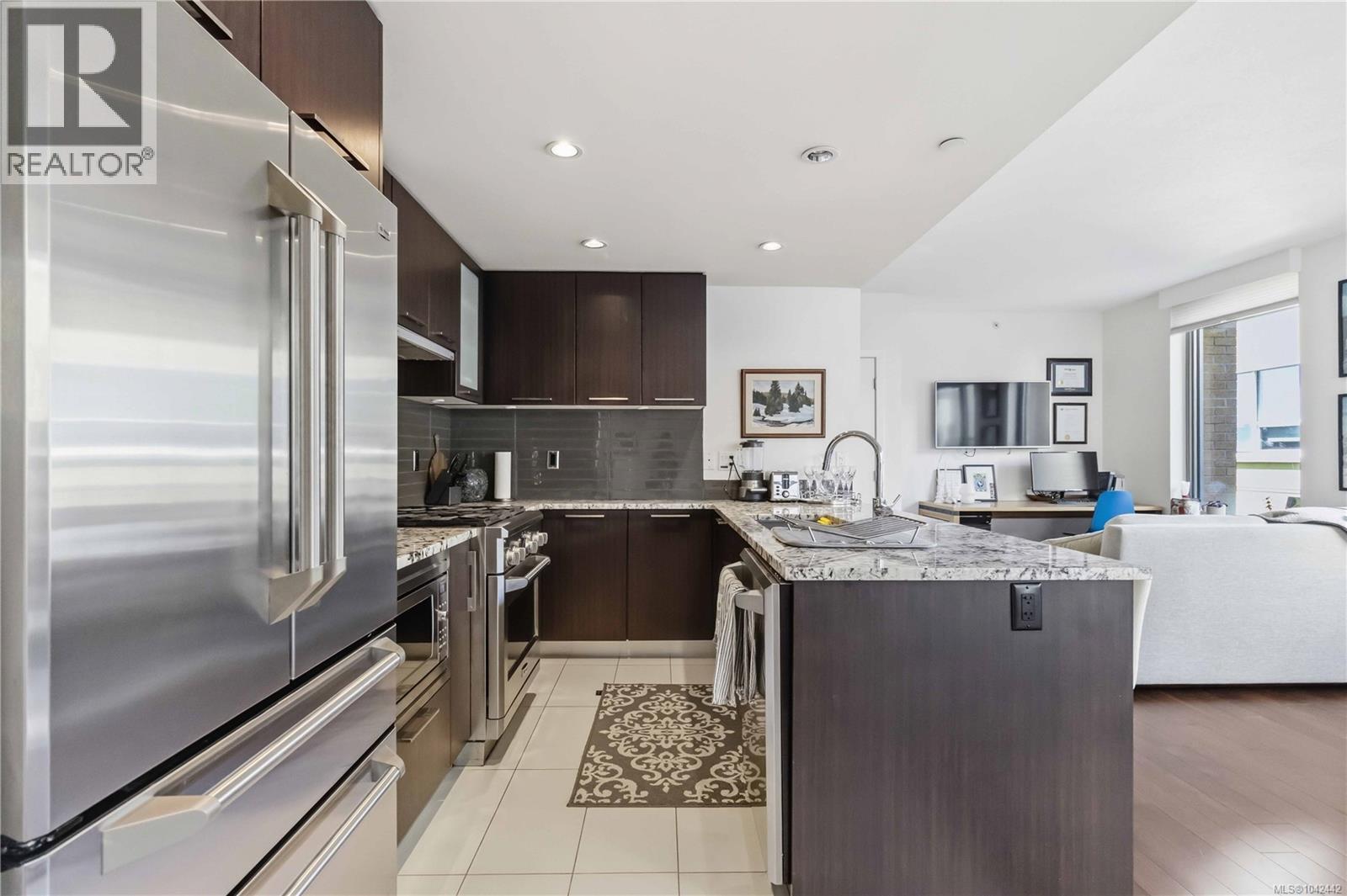 #505 608 Broughton St - 13