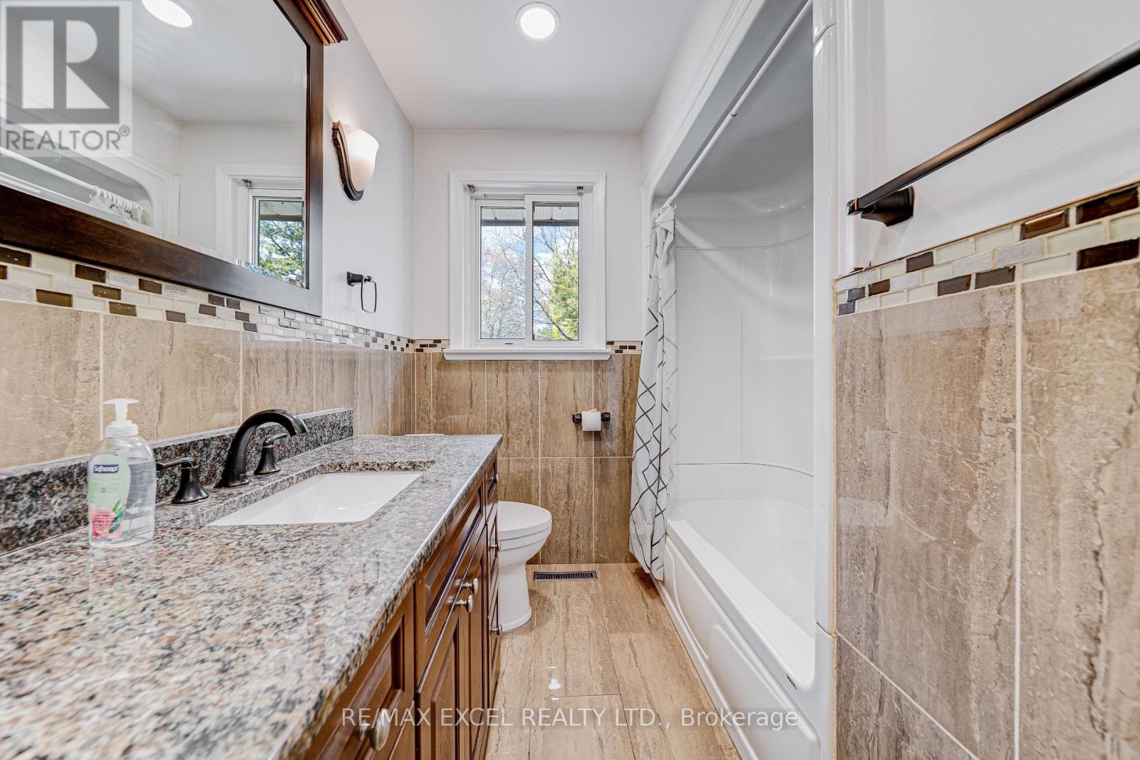 51 TORDALE CRESCENT - 25