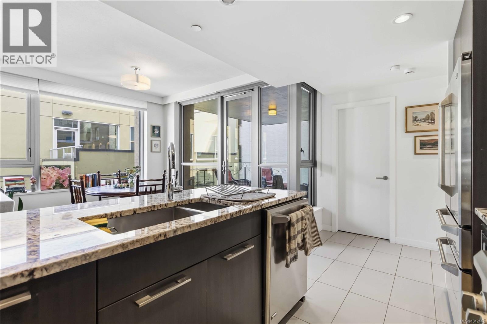 #505 608 Broughton St - 15