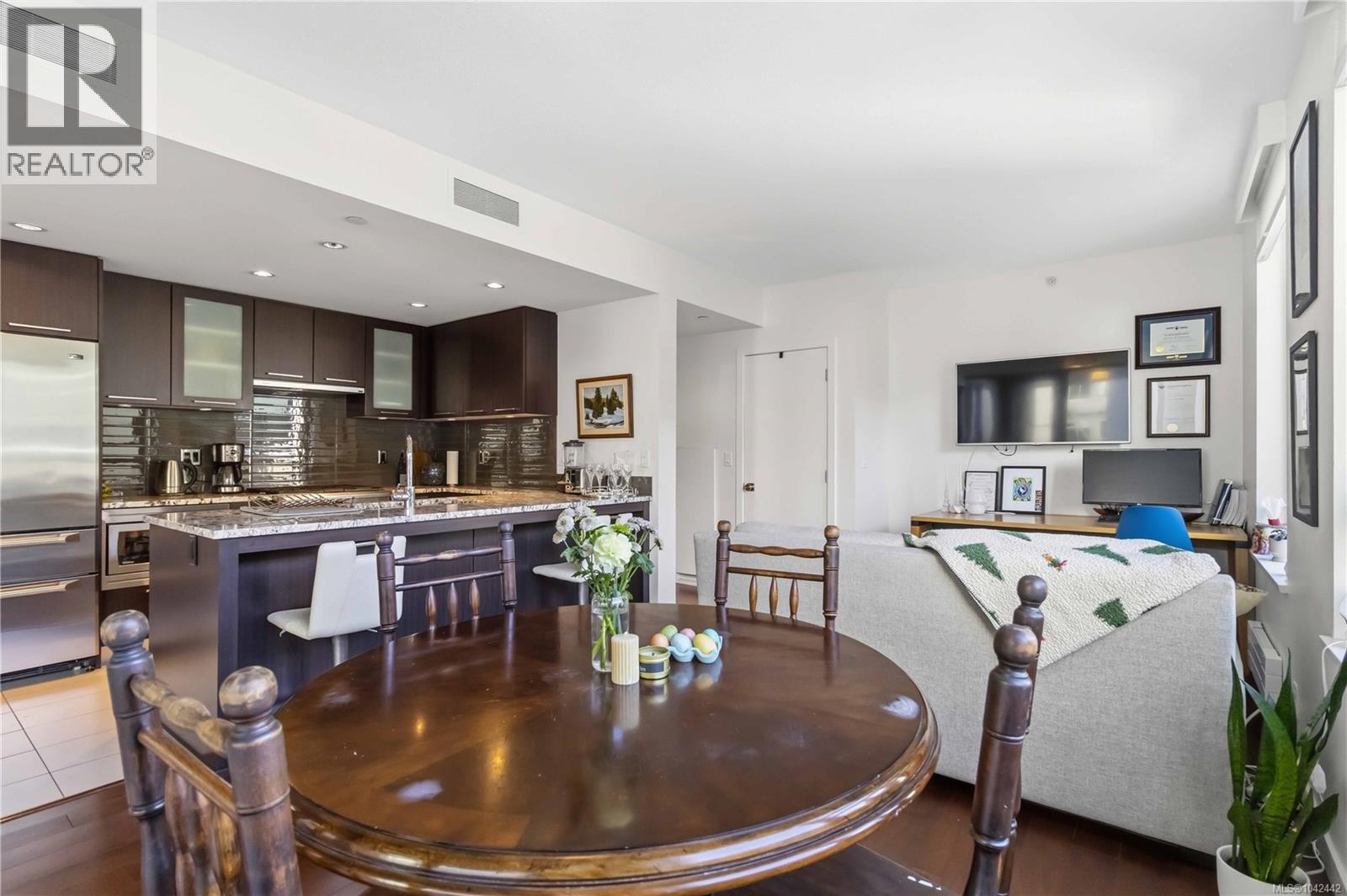 #505 608 Broughton St - 16
