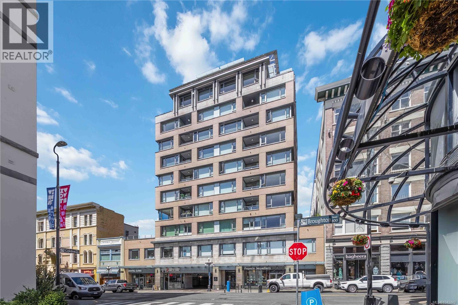 #505 608 Broughton St - 1