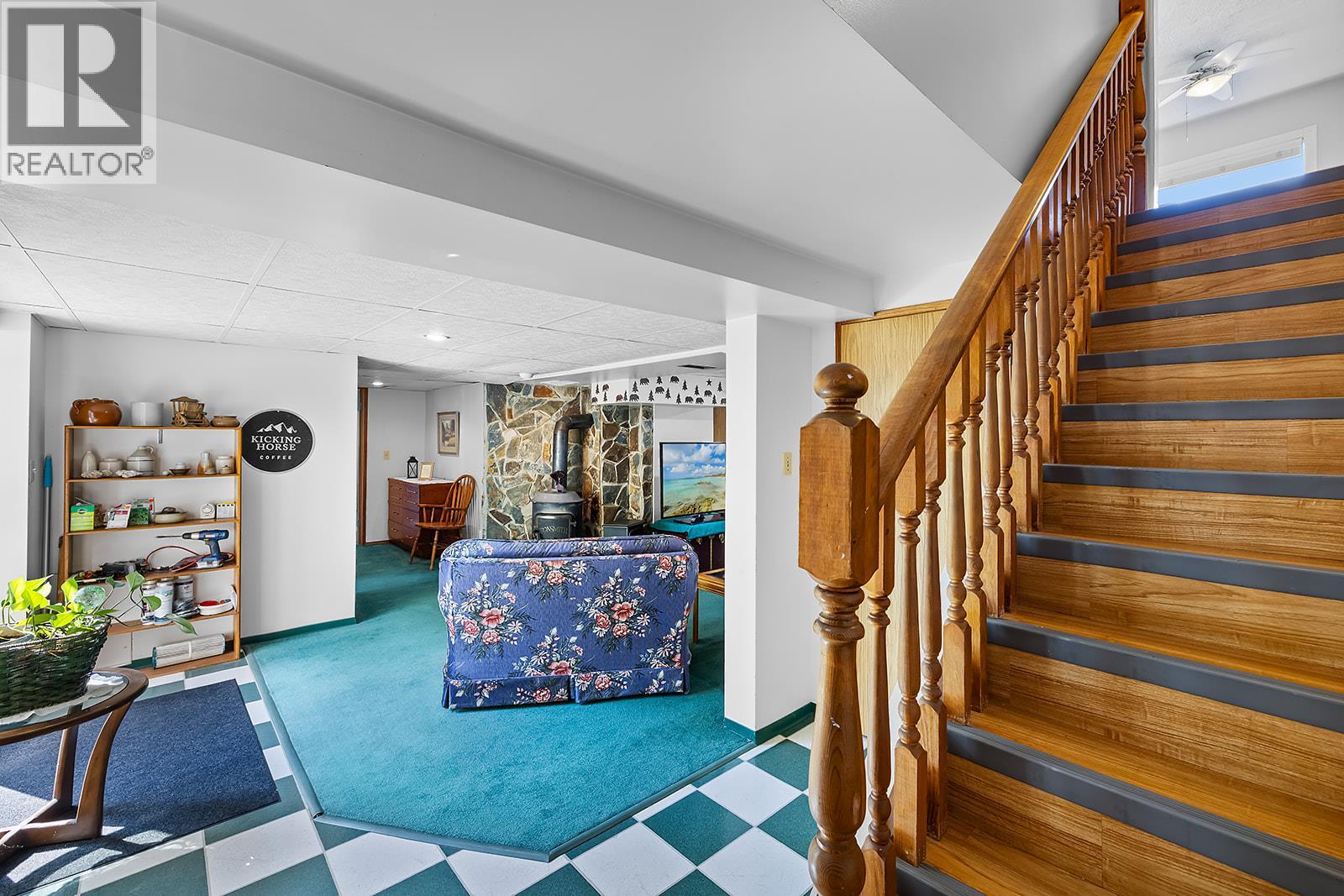 2103 ASH Street, Creston