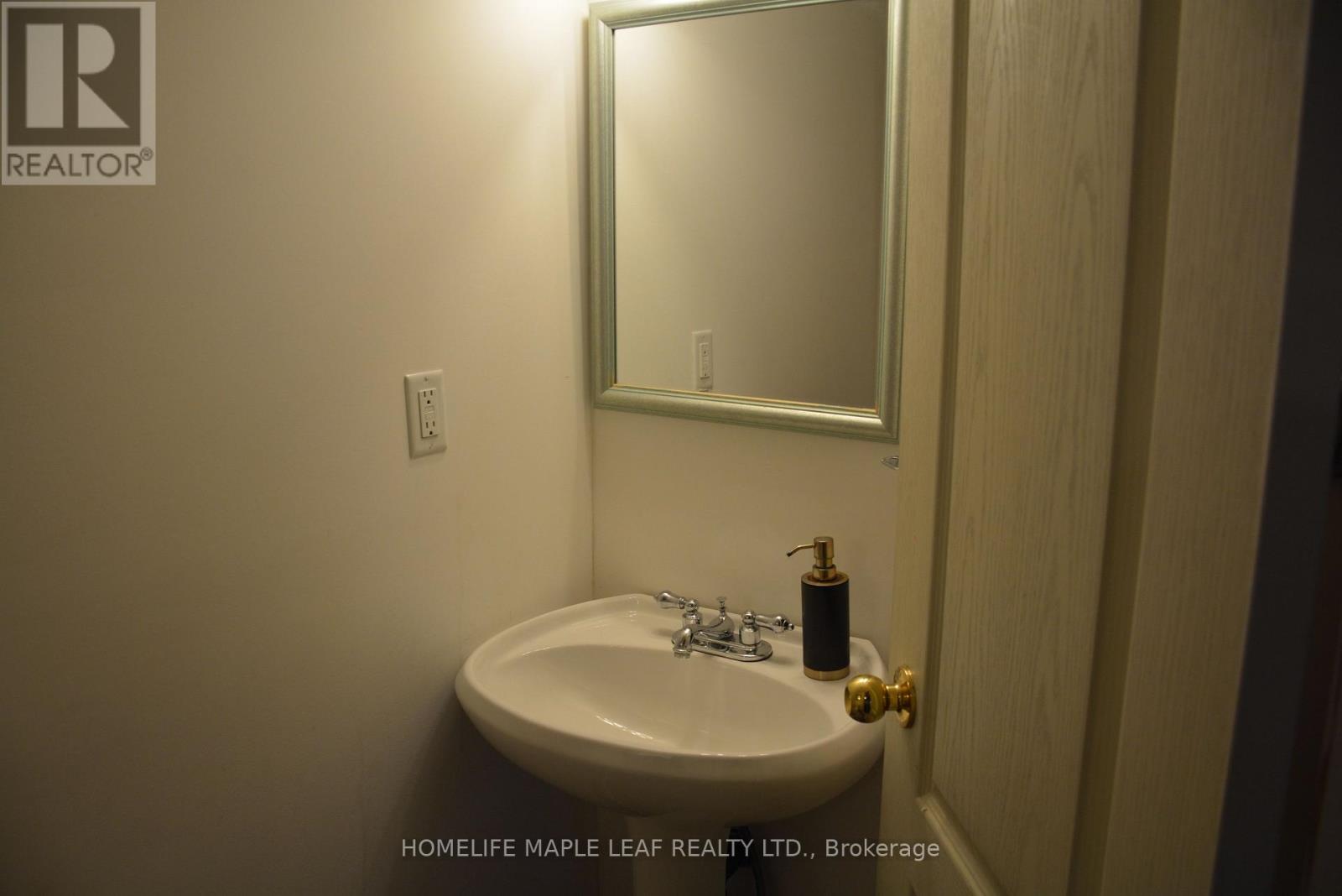 29 STONEBRIAR DRIVE - 45