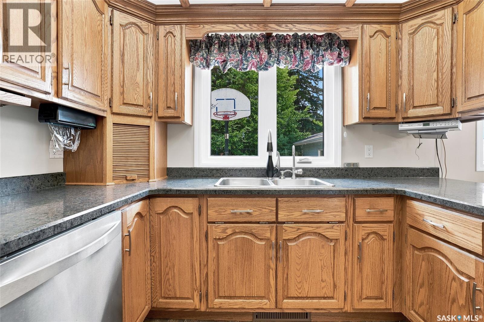 310 Adelaide STREET E - 10